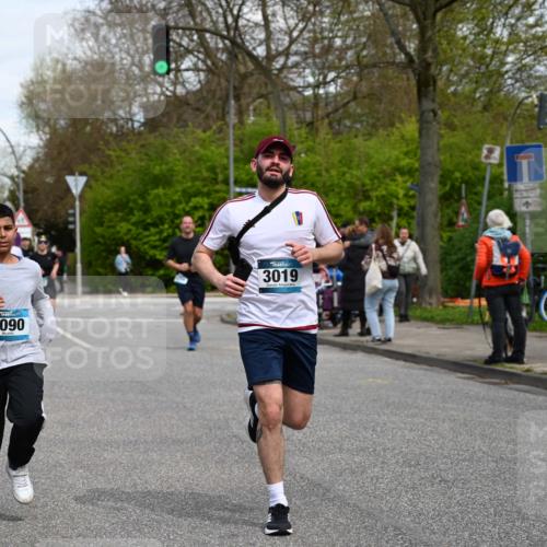 12.04.2026 - 45. Internationalen Wilhelmsburger Insellauf J. Mangold http://msf.ph/oto/9513652 12.04.2026 13:09:33 Ziel 5641, 5631, 4318, 4911, 4857, 3076, 5682, 5611, 5108, 4288, 5190, 3121, 2337, 3056, 2688, 4776, 2689, 5095, 3571, 5760, 3019, 3440, 5761, 4335, 3807, 4794, 2687, 5090, 5256, 4419, 5454, 5624, 5005, 3557, 3729, 3729, 3890, 5282, 2072, 5130, 3004, 2103, 5089, 2001, 4116, 2743, 3673, 4961, 3919, 3793 meine-sportfotos.de