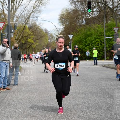12.04.2026 - 45. Internationalen Wilhelmsburger Insellauf J. Mangold http://msf.ph/oto/9513666 12.04.2026 13:09:35 Ziel 5631, 4318, 4911, 4857, 3076, 5682, 5611, 5108, 4288, 5190, 3121, 2337, 3056, 2688, 4776, 2689, 5095, 3571, 5760, 3019, 3440, 5761, 4335, 3807, 4794, 2687, 5090, 5256, 4419, 5454, 5624, 5005, 3557, 3729, 3890, 5282, 2072, 5130, 3004, 2103, 5089, 2001, 4116, 2743, 3673, 4961, 3919, 3793, 3549 meine-sportfotos.de