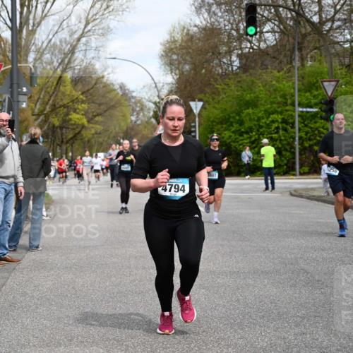 12.04.2026 - 45. Internationalen Wilhelmsburger Insellauf J. Mangold http://msf.ph/oto/9513667 12.04.2026 13:09:35 Ziel 5631, 4318, 4911, 4857, 3076, 5682, 5611, 5108, 4288, 5190, 3121, 2337, 3056, 2688, 4776, 2689, 5095, 3571, 5760, 3019, 3440, 5761, 4335, 3807, 4794, 2687, 5090, 5256, 4419, 5454, 5624, 5005, 3557, 3729, 3890, 5282, 2072, 5130, 3004, 2103, 5089, 2001, 4116, 2743, 3673, 4961, 3919, 3793, 3549 meine-sportfotos.de