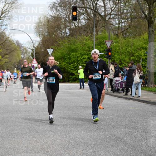 12.04.2026 - 45. Internationalen Wilhelmsburger Insellauf J. Mangold http://msf.ph/oto/9513687 12.04.2026 13:09:40 Ziel 5611, 5108, 4288, 5190, 3121, 2337, 3056, 2688, 4776, 2689, 5095, 3571, 5760, 3019, 3440, 5761, 4335, 3807, 4794, 2687, 5090, 5256, 5256, 4419, 5454, 5624, 5005, 3557, 3729, 3890, 5282, 2072, 5130, 5130, 3004, 2103, 5089, 2001, 4116, 2743, 3673, 4961, 3919, 3793, 3549, 5646, 5287, 4910, 4278, 4935, 2129 meine-sportfotos.de
