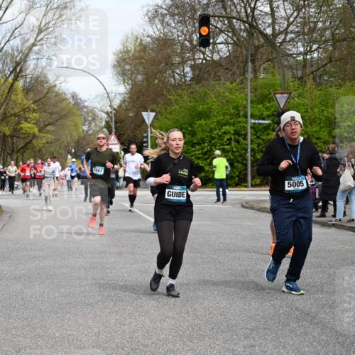 12.04.2026 - 45. Internationalen Wilhelmsburger Insellauf J. Mangold http://msf.ph/oto/9513688 12.04.2026 13:09:40 Ziel 5611, 5108, 4288, 5190, 3121, 2337, 3056, 2688, 4776, 2689, 5095, 3571, 5760, 3019, 3440, 5761, 4335, 3807, 4794, 2687, 5090, 5256, 5256, 4419, 5454, 5624, 5005, 3557, 3729, 3890, 5282, 2072, 5130, 5130, 3004, 2103, 5089, 2001, 4116, 2743, 3673, 4961, 3919, 3793, 3549, 5646, 5287, 4910, 4278, 4935, 2129 meine-sportfotos.de
