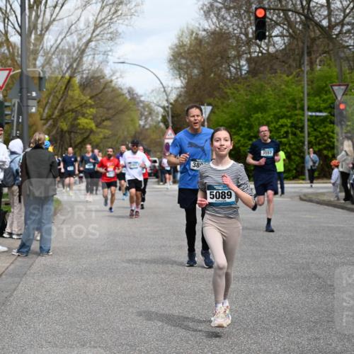 12.04.2026 - 45. Internationalen Wilhelmsburger Insellauf J. Mangold http://msf.ph/oto/9513742 12.04.2026 13:09:47 Ziel 3056, 2688, 4776, 2689, 5095, 3571, 5760, 3019, 3440, 5761, 4335, 3807, 4794, 2687, 5090, 5256, 4419, 5454, 5624, 5005, 3557, 3729, 3890, 5282, 2072, 5130, 3004, 2103, 5089, 2001, 4116, 2743, 3673, 4961, 3919, 3793, 3549, 5646, 5287, 4910, 4278, 4935, 2129, 2982, 2121, 2289, 4250 meine-sportfotos.de