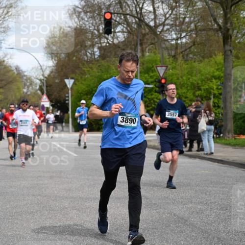 12.04.2026 - 45. Internationalen Wilhelmsburger Insellauf J. Mangold http://msf.ph/oto/9513756 12.04.2026 13:09:49 Ziel 2688, 4776, 2689, 5095, 3571, 5760, 3019, 3440, 5761, 4335, 3807, 4794, 2687, 5090, 5256, 4419, 5454, 5624, 5005, 3557, 3729, 3890, 5282, 5282, 2072, 5130, 3004, 2103, 5089, 2001, 4116, 2743, 3673, 4961, 3919, 3793, 3549, 5646, 5287, 4910, 4278, 4935, 2129, 2982, 2121, 2289, 4250 meine-sportfotos.de
