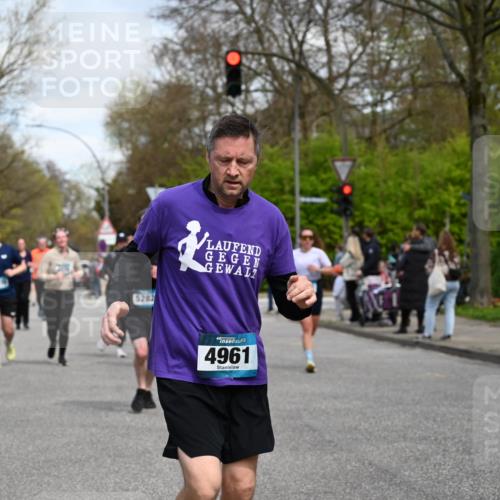 12.04.2026 - 45. Internationalen Wilhelmsburger Insellauf J. Mangold http://msf.ph/oto/9513801 12.04.2026 13:09:56 Ziel 3807, 4794, 2687, 5090, 5256, 4419, 5454, 5624, 5005, 3557, 3729, 3890, 5282, 2072, 5130, 3004, 2103, 5089, 2001, 4116, 2743, 2743, 3673, 4961, 3919, 3793, 3549, 5646, 5287, 4910, 4278, 4935, 2129, 2982, 2121, 2289, 4250, 5612, 3338, 5704, 4578, 4579, 4356, 3445, 3446, 4562, 3654, 3269, 4552, 3285, 3288 meine-sportfotos.de