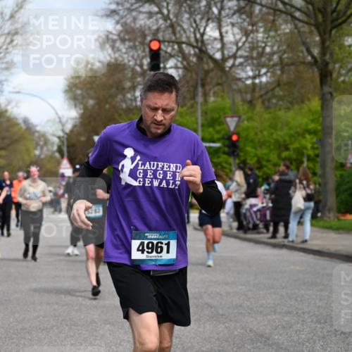 12.04.2026 - 45. Internationalen Wilhelmsburger Insellauf J. Mangold http://msf.ph/oto/9513802 12.04.2026 13:09:56 Ziel 3807, 4794, 2687, 5090, 5256, 4419, 5454, 5624, 5005, 3557, 3729, 3890, 5282, 2072, 5130, 3004, 2103, 5089, 2001, 4116, 2743, 2743, 3673, 4961, 3919, 3793, 3549, 5646, 5287, 4910, 4278, 4935, 2129, 2982, 2121, 2289, 4250, 5612, 3338, 5704, 4578, 4579, 4356, 3445, 3446, 4562, 3654, 3269, 4552, 3285, 3288 meine-sportfotos.de