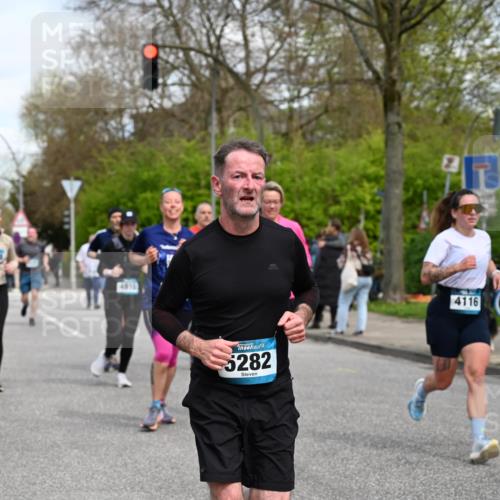 12.04.2026 - 45. Internationalen Wilhelmsburger Insellauf J. Mangold http://msf.ph/oto/9513819 12.04.2026 13:09:58 Ziel 3807, 4794, 2687, 5090, 5256, 4419, 5454, 5624, 5005, 3557, 3729, 3890, 5282, 2072, 5130, 3004, 2103, 5089, 2001, 4116, 2743, 3673, 4961, 3919, 3793, 3549, 3549, 5646, 5287, 4910, 4278, 4935, 2129, 2982, 2121, 2289, 4250, 4250, 5612, 3338, 5704, 4578, 4579, 4356, 3445, 3446, 4562, 3654, 3269, 4552, 3285, 3288, 5444, 5443, 5830 meine-sportfotos.de