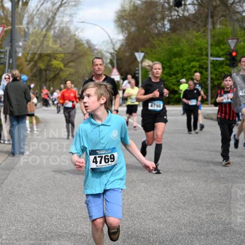 12.04.2026 - 45. Internationalen Wilhelmsburger Insellauf J. Mangold http://msf.ph/oto/9514054 12.04.2026 13:10:33 Ziel 2289, 4250, 5612, 3338, 5704, 4578, 4579, 4356, 3445, 3446, 4562, 3654, 3269, 4552, 3285, 3288, 5444, 5443, 5830, 5259, 3407, 3948, 3949, 4540, 2315, 5494, 4909, 5004, 4969, 5762, 4969, 5762, 4769, 4798, 4134, 4799, 5681, 2897, 3462, 5160, 5768, 3243, 4916, 5161, 3211, 5584, 4770, 4770, 5246, 2926, 2927, 5195, 4692, 5417, 5199, 2889, 2714, 4216, 4895, 3932, 2114, 2519 meine-sportfotos.de