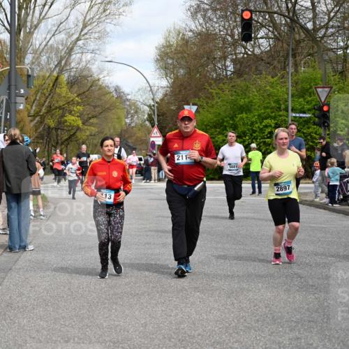 12.04.2026 - 45. Internationalen Wilhelmsburger Insellauf J. Mangold http://msf.ph/oto/9514070 12.04.2026 13:10:37 Ziel 5612, 3338, 5704, 4578, 4579, 4356, 3445, 3446, 4562, 3654, 3269, 4552, 3285, 3288, 5444, 5443, 5830, 5259, 3407, 3948, 3949, 4540, 2315, 5494, 4909, 5004, 4969, 5762, 4769, 4798, 4134, 4799, 5681, 5681, 2897, 3462, 5160, 5768, 3243, 4916, 5161, 3211, 5584, 4770, 5246, 2926, 2927, 5195, 4692, 5417, 5199, 2889, 2714, 4216, 4895, 3932, 2114, 2519, 2113 meine-sportfotos.de