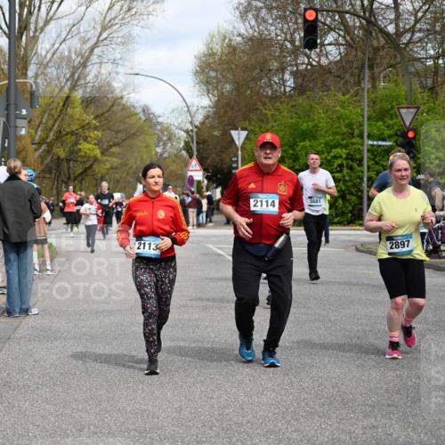 12.04.2026 - 45. Internationalen Wilhelmsburger Insellauf J. Mangold http://msf.ph/oto/9514077 12.04.2026 13:10:37 Ziel 5612, 3338, 5704, 4578, 4579, 4356, 3445, 3446, 4562, 3654, 3269, 4552, 3285, 3288, 5444, 5443, 5830, 5259, 3407, 3948, 3949, 4540, 2315, 5494, 4909, 5004, 4969, 5762, 4769, 4798, 4134, 4799, 5681, 5681, 2897, 3462, 5160, 5768, 3243, 4916, 5161, 3211, 5584, 4770, 5246, 2926, 2927, 5195, 4692, 5417, 5199, 2889, 2714, 4216, 4895, 3932, 2114, 2519, 2113 meine-sportfotos.de
