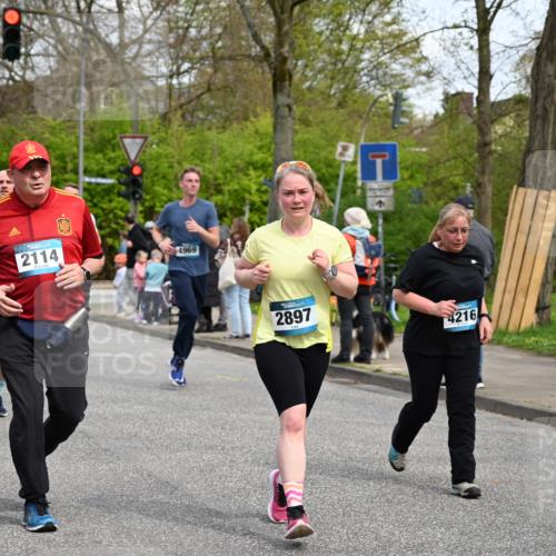 12.04.2026 - 45. Internationalen Wilhelmsburger Insellauf J. Mangold http://msf.ph/oto/9514084 12.04.2026 13:10:38 Ziel 5612, 3338, 5704, 4578, 4579, 4356, 3445, 3446, 4562, 3654, 3269, 4552, 3285, 3288, 5444, 5443, 5830, 5259, 3407, 3948, 3949, 4540, 2315, 5494, 4909, 5004, 4969, 5762, 4769, 4798, 4134, 4799, 5681, 2897, 3462, 5160, 5768, 3243, 4916, 5161, 3211, 5584, 4770, 5246, 2926, 2927, 5195, 4692, 5417, 5195, 4692, 5417, 5199, 2889, 2714, 4216, 4895, 3932, 2114, 2519, 2113, 2076, 4106 meine-sportfotos.de