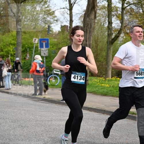 12.04.2026 - 45. Internationalen Wilhelmsburger Insellauf J. Mangold http://msf.ph/oto/9514101 12.04.2026 13:10:42 Ziel 4578, 4579, 4356, 3445, 3446, 4562, 3654, 3269, 4552, 3285, 3288, 5444, 5443, 5830, 5259, 3407, 3948, 3949, 4540, 2315, 5494, 4909, 5004, 4969, 5762, 4769, 4798, 4134, 4799, 5681, 2897, 3462, 5160, 5768, 3243, 4916, 3243, 4916, 5161, 3211, 5584, 4770, 5246, 2926, 2927, 5195, 4692, 5417, 5199, 2889, 2714, 4216, 4895, 3932, 2114, 2519, 2113, 2076, 4106, 3247, 5180, 3101 meine-sportfotos.de