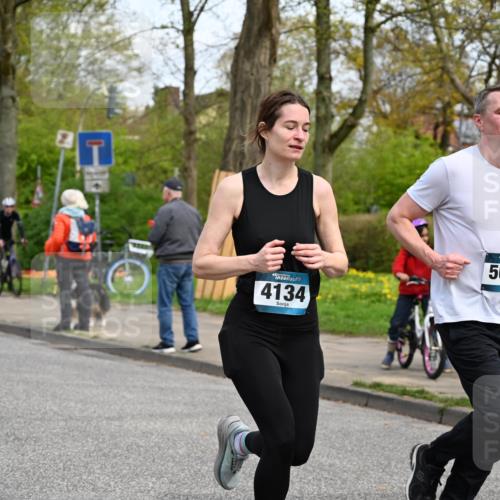 12.04.2026 - 45. Internationalen Wilhelmsburger Insellauf J. Mangold http://msf.ph/oto/9514103 12.04.2026 13:10:42 Ziel 4578, 4579, 4356, 3445, 3446, 4562, 3654, 3269, 4552, 3285, 3288, 5444, 5443, 5830, 5259, 3407, 3948, 3949, 4540, 2315, 5494, 4909, 5004, 4969, 5762, 4769, 4798, 4134, 4799, 5681, 2897, 3462, 5160, 5768, 3243, 4916, 3243, 4916, 5161, 3211, 5584, 4770, 5246, 2926, 2927, 5195, 4692, 5417, 5199, 2889, 2714, 4216, 4895, 3932, 2114, 2519, 2113, 2076, 4106, 3247, 5180, 3101 meine-sportfotos.de