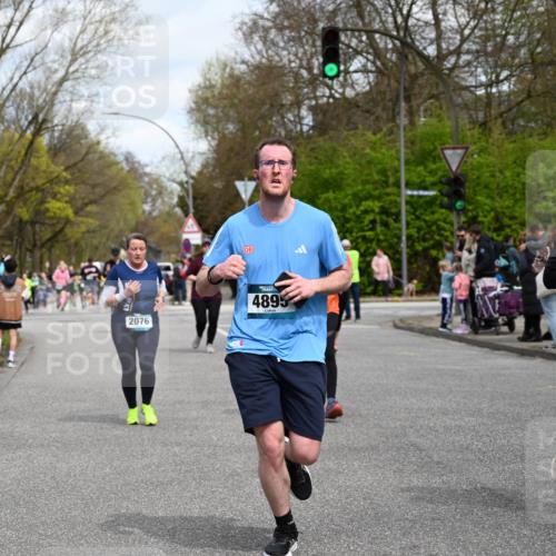 12.04.2026 - 45. Internationalen Wilhelmsburger Insellauf J. Mangold http://msf.ph/oto/9514148 12.04.2026 13:10:57 Ziel 4969, 5762, 4769, 4798, 4134, 4799, 5681, 2897, 3462, 5160, 5768, 3243, 4916, 5161, 3211, 5584, 4770, 5246, 2926, 2927, 5195, 4692, 5417, 5199, 2889, 2714, 4216, 4895, 3932, 2114, 2519, 3932, 2114, 2519, 2113, 2076, 4106, 3247, 5180, 3101, 3734, 4796, 2461, 4810, 3994, 4558, 3573, 4427, 2844, 3115, 4726, 4051, 2827, 2825 meine-sportfotos.de