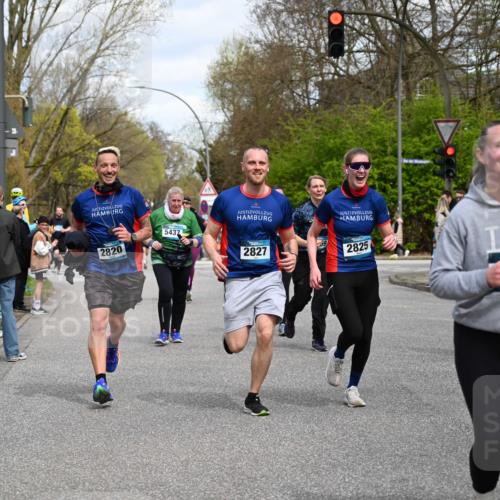 12.04.2026 - 45. Internationalen Wilhelmsburger Insellauf J. Mangold http://msf.ph/oto/9514296 12.04.2026 13:11:27 Ziel 2076, 4106, 3247, 5180, 3101, 3734, 4796, 2461, 4810, 3994, 4558, 3573, 4427, 2844, 3115, 4726, 4051, 2827, 2825, 4985, 4193, 3643, 5525, 5403, 2084, 5772, 3733, 3733, 4730, 3969, 3055, 4664, 2396, 3079, 3138, 5402, 2136, 2136, 4683, 5640, 4480, 4987, 2445, 4930, 2024, 4328, 4276, 5031 meine-sportfotos.de