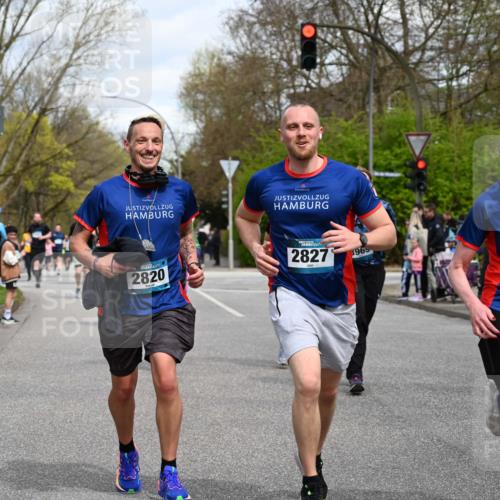12.04.2026 - 45. Internationalen Wilhelmsburger Insellauf J. Mangold http://msf.ph/oto/9514307 12.04.2026 13:11:27 Ziel 2076, 4106, 3247, 5180, 3101, 3734, 4796, 2461, 4810, 3994, 4558, 3573, 4427, 2844, 3115, 4726, 4051, 2827, 2825, 4985, 4193, 3643, 5525, 5403, 2084, 5772, 3733, 3733, 4730, 3969, 3055, 4664, 2396, 3079, 3138, 5402, 2136, 2136, 4683, 5640, 4480, 4987, 2445, 4930, 2024, 4328, 4276, 5031 meine-sportfotos.de