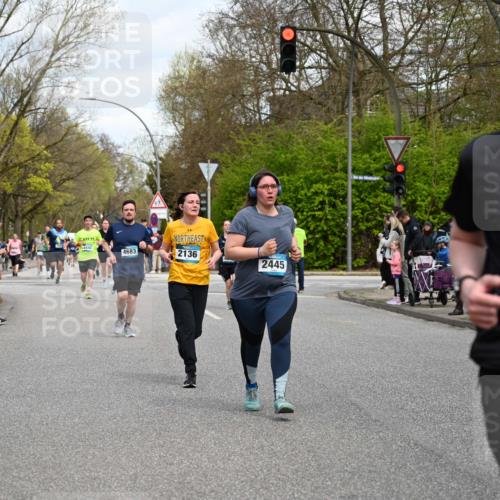 12.04.2026 - 45. Internationalen Wilhelmsburger Insellauf J. Mangold http://msf.ph/oto/9514387 12.04.2026 13:11:38 Ziel 2461, 4810, 3994, 4558, 3573, 4427, 2844, 3115, 4726, 4051, 2827, 2825, 4985, 4193, 3643, 5525, 5403, 2084, 5772, 3733, 4730, 3969, 3055, 4664, 2396, 3079, 3138, 5402, 5402, 2136, 4683, 5640, 4480, 4987, 2445, 4930, 2024, 4328, 4276, 5031, 4532, 2742, 5437, 4847, 4846 meine-sportfotos.de
