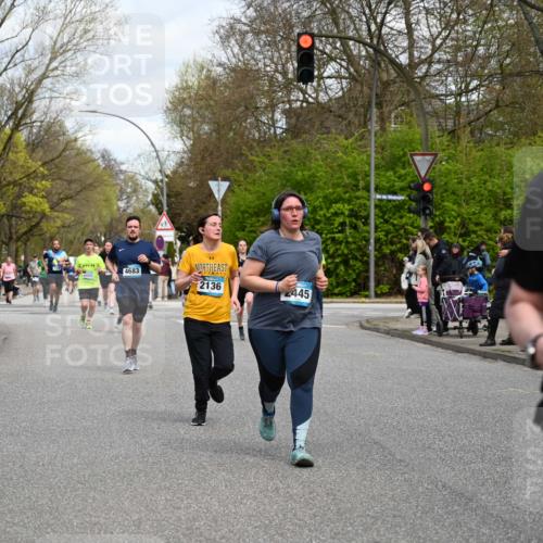 12.04.2026 - 45. Internationalen Wilhelmsburger Insellauf J. Mangold http://msf.ph/oto/9514388 12.04.2026 13:11:38 Ziel 2461, 4810, 3994, 4558, 3573, 4427, 2844, 3115, 4726, 4051, 2827, 2825, 4985, 4193, 3643, 5525, 5403, 2084, 5772, 3733, 4730, 3969, 3055, 4664, 2396, 3079, 3138, 5402, 5402, 2136, 4683, 5640, 4480, 4987, 2445, 4930, 2024, 4328, 4276, 5031, 4532, 2742, 5437, 4847, 4846 meine-sportfotos.de