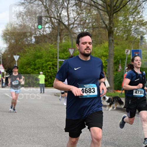 12.04.2026 - 45. Internationalen Wilhelmsburger Insellauf J. Mangold http://msf.ph/oto/9514425 12.04.2026 13:11:42 Ziel 4427, 2844, 3115, 4726, 4051, 2827, 2825, 4985, 4193, 3643, 5525, 5403, 2084, 5772, 3733, 4730, 3969, 3055, 4664, 2396, 3079, 3138, 5402, 2136, 4683, 5640, 5640, 4480, 4987, 2445, 4930, 2024, 4328, 4276, 5031, 4532, 2742, 5437, 4847, 4846, 4850 meine-sportfotos.de