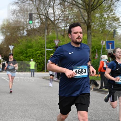 12.04.2026 - 45. Internationalen Wilhelmsburger Insellauf J. Mangold http://msf.ph/oto/9514426 12.04.2026 13:11:42 Ziel 4427, 2844, 3115, 4726, 4051, 2827, 2825, 4985, 4193, 3643, 5525, 5403, 2084, 5772, 3733, 4730, 3969, 3055, 4664, 2396, 3079, 3138, 5402, 2136, 4683, 5640, 5640, 4480, 4987, 2445, 4930, 2024, 4328, 4276, 5031, 4532, 2742, 5437, 4847, 4846, 4850 meine-sportfotos.de