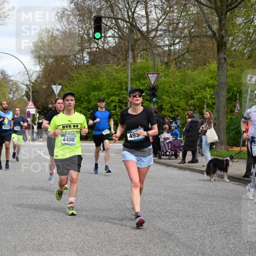 12.04.2026 - 45. Internationalen Wilhelmsburger Insellauf J. Mangold http://msf.ph/oto/9514439 12.04.2026 13:11:44 Ziel 3115, 4726, 4051, 2827, 2825, 4985, 4193, 3643, 5525, 5403, 2084, 5772, 3733, 4730, 3969, 3055, 4664, 2396, 3079, 3138, 5402, 2136, 4683, 5640, 4480, 4987, 2445, 4930, 2024, 4328, 4276, 5031, 4532, 2742, 5437, 5437, 4847, 4846, 4850, 4550 meine-sportfotos.de
