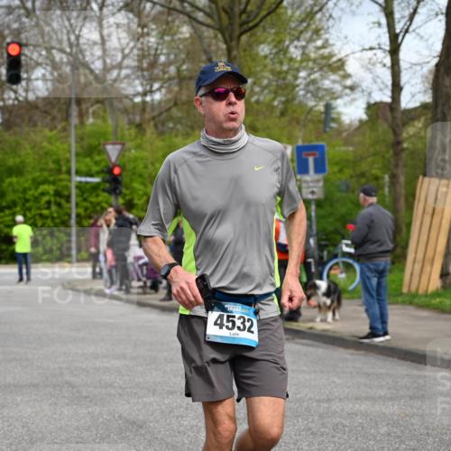 12.04.2026 - 45. Internationalen Wilhelmsburger Insellauf J. Mangold http://msf.ph/oto/9514490 12.04.2026 13:11:56 Ziel 4730, 3969, 3055, 4664, 2396, 3079, 3138, 5402, 2136, 4683, 5640, 4480, 4987, 2445, 4930, 2024, 4328, 4276, 5031, 4532, 2742, 5437, 5437, 4847, 4846, 4850, 4550, 3914, 2545, 3352, 3348, 5750 meine-sportfotos.de