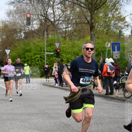 12.04.2026 - 45. Internationalen Wilhelmsburger Insellauf J. Mangold http://msf.ph/oto/9514541 12.04.2026 13:12:07 Ziel 5640, 4480, 4987, 2445, 4930, 2024, 4328, 4276, 5031, 4532, 2742, 5437, 4847, 4846, 4850, 4550, 4550, 3914, 2545, 3352, 3348, 5750, 5855, 2280, 3441, 5674, 4841, 2275, 4671, 4627, 4628 meine-sportfotos.de