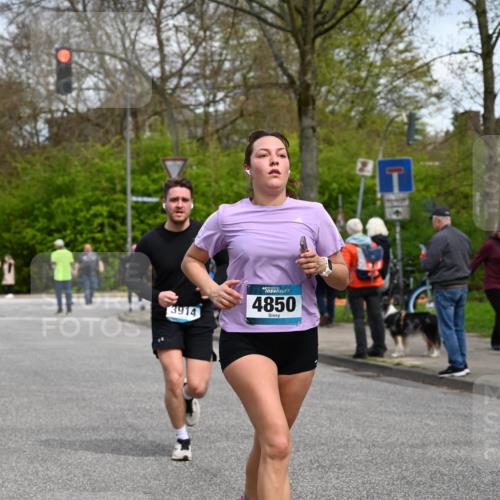 12.04.2026 - 45. Internationalen Wilhelmsburger Insellauf J. Mangold http://msf.ph/oto/9514565 12.04.2026 13:12:10 Ziel 4987, 2445, 4930, 2024, 4328, 4276, 5031, 4532, 2742, 5437, 4847, 4846, 4850, 4550, 3914, 2545, 3352, 3348, 5750, 5855, 2280, 3441, 5674, 4841, 2275, 4671, 4627, 4628, 3638 meine-sportfotos.de