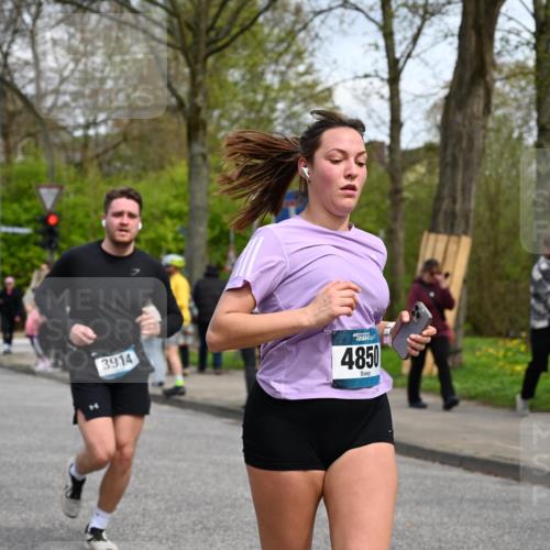 12.04.2026 - 45. Internationalen Wilhelmsburger Insellauf J. Mangold http://msf.ph/oto/9514570 12.04.2026 13:12:10 Ziel 4987, 2445, 4930, 2024, 4328, 4276, 5031, 4532, 2742, 5437, 4847, 4846, 4850, 4550, 3914, 2545, 3352, 3348, 5750, 5855, 2280, 3441, 5674, 4841, 2275, 4671, 4627, 4628, 3638 meine-sportfotos.de