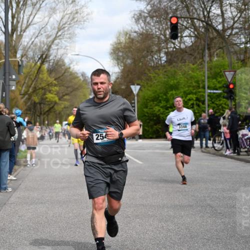 12.04.2026 - 45. Internationalen Wilhelmsburger Insellauf J. Mangold http://msf.ph/oto/9514596 12.04.2026 13:12:16 Ziel 4276, 5031, 4532, 2742, 5437, 4847, 4846, 4850, 4550, 3914, 2545, 3352, 3348, 5750, 5855, 2280, 3441, 5674, 4841, 2275, 4671, 4627, 4628, 3638, 4385, 2274, 4919, 4720, 4721 meine-sportfotos.de