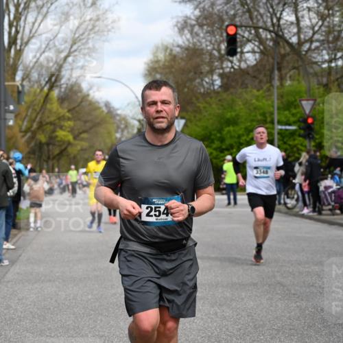 12.04.2026 - 45. Internationalen Wilhelmsburger Insellauf J. Mangold http://msf.ph/oto/9514602 12.04.2026 13:12:16 Ziel 4276, 5031, 4532, 2742, 5437, 4847, 4846, 4850, 4550, 3914, 2545, 3352, 3348, 5750, 5855, 2280, 3441, 5674, 4841, 2275, 4671, 4627, 4628, 3638, 4385, 2274, 4919, 4720, 4721 meine-sportfotos.de
