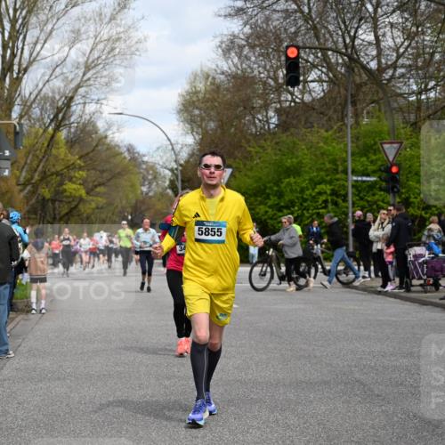 12.04.2026 - 45. Internationalen Wilhelmsburger Insellauf J. Mangold http://msf.ph/oto/9514619 12.04.2026 13:12:20 Ziel 5437, 4847, 4846, 4850, 4550, 3914, 2545, 3352, 3348, 5750, 5750, 5855, 2280, 3441, 5674, 4841, 2275, 4671, 4627, 4628, 3638, 3638, 4385, 2274, 4919, 4720, 4721, 2998 meine-sportfotos.de