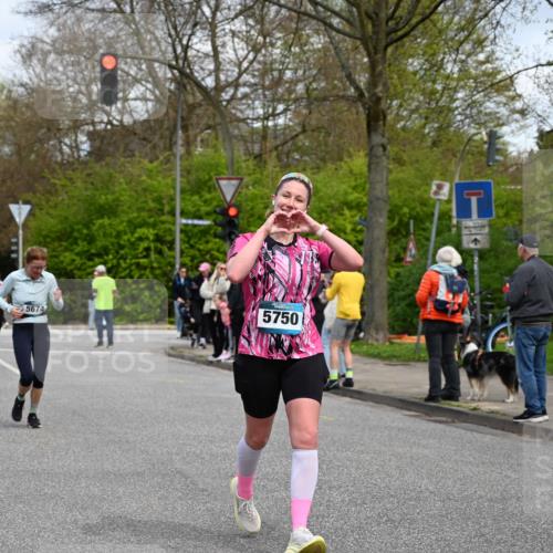 12.04.2026 - 45. Internationalen Wilhelmsburger Insellauf J. Mangold http://msf.ph/oto/9514659 12.04.2026 13:12:25 Ziel 4847, 4846, 4850, 4550, 3914, 2545, 3352, 3348, 5750, 5855, 2280, 3441, 5674, 4841, 3441, 5674, 4841, 2275, 4671, 4627, 4628, 3638, 4385, 2274, 4919, 4720, 4721, 2998, 4693, 3519, 4970, 3686, 4643 meine-sportfotos.de