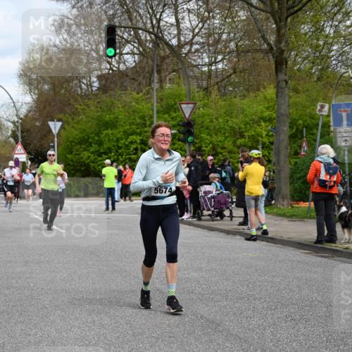 12.04.2026 - 45. Internationalen Wilhelmsburger Insellauf J. Mangold http://msf.ph/oto/9514672 12.04.2026 13:12:27 Ziel 4847, 4846, 4850, 4550, 3914, 2545, 3352, 3348, 5750, 5855, 2280, 3441, 5674, 4841, 2275, 4671, 4627, 4628, 3638, 4385, 2274, 4919, 4720, 4720, 4721, 2998, 4693, 3519, 4970, 3686, 4643, 2877 meine-sportfotos.de