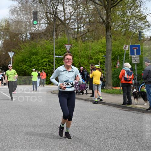 12.04.2026 - 45. Internationalen Wilhelmsburger Insellauf J. Mangold http://msf.ph/oto/9514675 12.04.2026 13:12:27 Ziel 4847, 4846, 4850, 4550, 3914, 2545, 3352, 3348, 5750, 5855, 2280, 3441, 5674, 4841, 2275, 4671, 4627, 4628, 3638, 4385, 2274, 4919, 4720, 4720, 4721, 2998, 4693, 3519, 4970, 3686, 4643, 2877 meine-sportfotos.de
