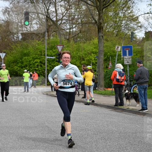 12.04.2026 - 45. Internationalen Wilhelmsburger Insellauf J. Mangold http://msf.ph/oto/9514677 12.04.2026 13:12:27 Ziel 4847, 4846, 4850, 4550, 3914, 2545, 3352, 3348, 5750, 5855, 2280, 3441, 5674, 4841, 2275, 4671, 4627, 4628, 3638, 4385, 2274, 4919, 4720, 4720, 4721, 2998, 4693, 3519, 4970, 3686, 4643, 2877 meine-sportfotos.de