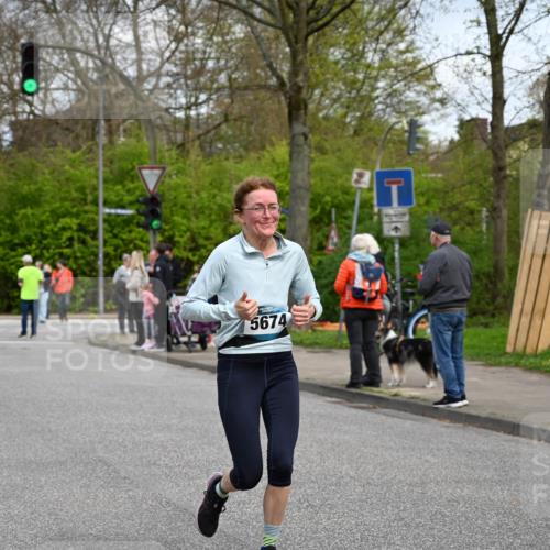 12.04.2026 - 45. Internationalen Wilhelmsburger Insellauf J. Mangold http://msf.ph/oto/9514682 12.04.2026 13:12:27 Ziel 4847, 4846, 4850, 4550, 3914, 2545, 3352, 3348, 5750, 5855, 2280, 3441, 5674, 4841, 2275, 4671, 4627, 4628, 3638, 4385, 2274, 4919, 4720, 4720, 4721, 2998, 4693, 3519, 4970, 3686, 4643, 2877 meine-sportfotos.de