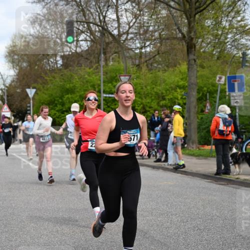 12.04.2026 - 45. Internationalen Wilhelmsburger Insellauf J. Mangold http://msf.ph/oto/9514696 12.04.2026 13:12:32 Ziel 4550, 3914, 2545, 3352, 3348, 5750, 5855, 2280, 3441, 5674, 4841, 2275, 4671, 4627, 4628, 3638, 3638, 4385, 2274, 4919, 4720, 4721, 2998, 2998, 4693, 3519, 4970, 3686, 4643, 2877, 5265, 5266, 4648, 2026, 5457, 4320, 4249, 3033, 2470, 4364 meine-sportfotos.de