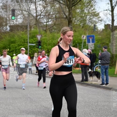 12.04.2026 - 45. Internationalen Wilhelmsburger Insellauf J. Mangold http://msf.ph/oto/9514702 12.04.2026 13:12:33 Ziel 3914, 2545, 3352, 3348, 5750, 5855, 2280, 3441, 5674, 4841, 2275, 4671, 4627, 4628, 3638, 4385, 2274, 4919, 4720, 4721, 2998, 4693, 4693, 3519, 4970, 3686, 4643, 2877, 5265, 5266, 4648, 2026, 5457, 4320, 4249, 3033, 2470, 4364, 3942, 5221 meine-sportfotos.de