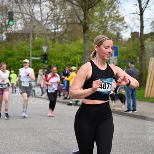 12.04.2026 - 45. Internationalen Wilhelmsburger Insellauf J. Mangold http://msf.ph/oto/9514704 12.04.2026 13:12:33 Ziel 3914, 2545, 3352, 3348, 5750, 5855, 2280, 3441, 5674, 4841, 2275, 4671, 4627, 4628, 3638, 4385, 2274, 4919, 4720, 4721, 2998, 4693, 4693, 3519, 4970, 3686, 4643, 2877, 5265, 5266, 4648, 2026, 5457, 4320, 4249, 3033, 2470, 4364, 3942, 5221 meine-sportfotos.de