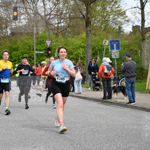 12.04.2026 - 45. Internationalen Wilhelmsburger Insellauf J. Mangold http://msf.ph/oto/9514742 12.04.2026 13:12:37 Ziel 3348, 5750, 5855, 2280, 3441, 5674, 4841, 2275, 4671, 4627, 4628, 3638, 4385, 2274, 4919, 4720, 4721, 2998, 4693, 3519, 4970, 3686, 4643, 4643, 2877, 5265, 5266, 4648, 2026, 5457, 4320, 4249, 3033, 2470, 4364, 3942, 5221, 3540, 3933, 3935, 3805 meine-sportfotos.de