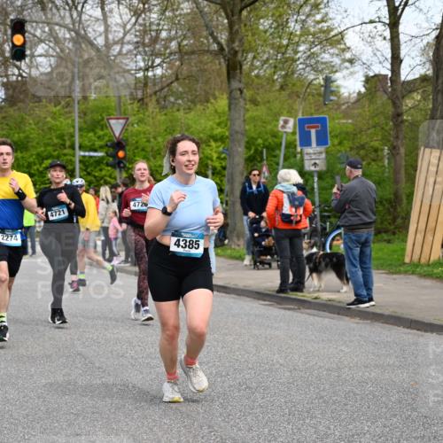 12.04.2026 - 45. Internationalen Wilhelmsburger Insellauf J. Mangold http://msf.ph/oto/9514745 12.04.2026 13:12:38 Ziel 3348, 5750, 5855, 2280, 3441, 5674, 4841, 2275, 4671, 4627, 4628, 3638, 4385, 2274, 4919, 2274, 4919, 4720, 4721, 2998, 4693, 3519, 4970, 3686, 4643, 2877, 2877, 5265, 5266, 4648, 2026, 5457, 4320, 4249, 3033, 2470, 4364, 3942, 5221, 3540, 3933, 3935, 3805, 5158, 5157 meine-sportfotos.de