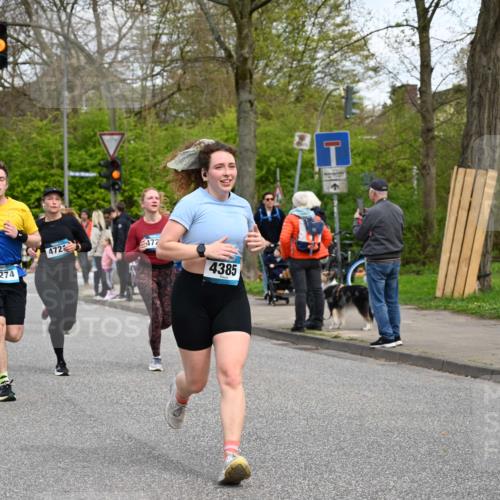12.04.2026 - 45. Internationalen Wilhelmsburger Insellauf J. Mangold http://msf.ph/oto/9514747 12.04.2026 13:12:38 Ziel 3348, 5750, 5855, 2280, 3441, 5674, 4841, 2275, 4671, 4627, 4628, 3638, 4385, 2274, 4919, 2274, 4919, 4720, 4721, 2998, 4693, 3519, 4970, 3686, 4643, 2877, 2877, 5265, 5266, 4648, 2026, 5457, 4320, 4249, 3033, 2470, 4364, 3942, 5221, 3540, 3933, 3935, 3805, 5158, 5157 meine-sportfotos.de