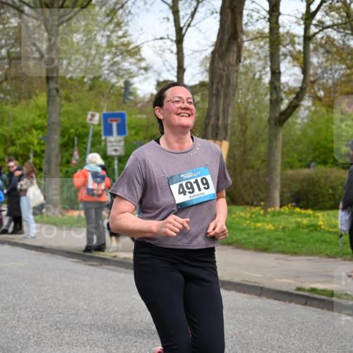 12.04.2026 - 45. Internationalen Wilhelmsburger Insellauf J. Mangold http://msf.ph/oto/9514778 12.04.2026 13:12:42 Ziel 5750, 5855, 2280, 3441, 5674, 4841, 2275, 4671, 4627, 4628, 3638, 4385, 2274, 4919, 4720, 4721, 2998, 4693, 3519, 4970, 3686, 4643, 2877, 5265, 5266, 4648, 2026, 5457, 2026, 5457, 4320, 4249, 3033, 2470, 4364, 3942, 5221, 3540, 3933, 3935, 3805, 5158, 5157, 2462, 4533, 5693 meine-sportfotos.de