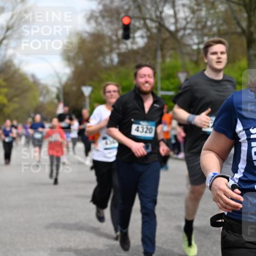 12.04.2026 - 45. Internationalen Wilhelmsburger Insellauf J. Mangold http://msf.ph/oto/9514837 12.04.2026 13:12:51 Ziel 2275, 4671, 4627, 4628, 3638, 4385, 2274, 4919, 4720, 4721, 2998, 4693, 3519, 4970, 3686, 4643, 2877, 5265, 5266, 4648, 2026, 5457, 4320, 4249, 3033, 2470, 4364, 3942, 5221, 3540, 3933, 3935, 3805, 5158, 5157, 2462, 4533, 5693, 2462, 4533, 5693, 5637, 2080, 5819 meine-sportfotos.de