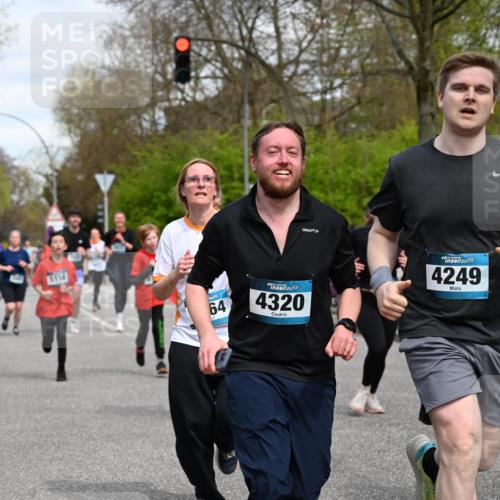 12.04.2026 - 45. Internationalen Wilhelmsburger Insellauf J. Mangold http://msf.ph/oto/9514840 12.04.2026 13:12:51 Ziel 2275, 4671, 4627, 4628, 3638, 4385, 2274, 4919, 4720, 4721, 2998, 4693, 3519, 4970, 3686, 4643, 2877, 5265, 5266, 4648, 2026, 5457, 4320, 4249, 3033, 2470, 4364, 3942, 5221, 3540, 3933, 3935, 3805, 5158, 5157, 2462, 4533, 5693, 2462, 4533, 5693, 5637, 2080, 5819 meine-sportfotos.de