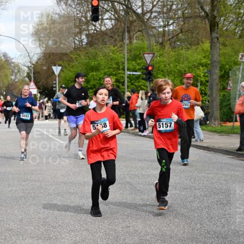 12.04.2026 - 45. Internationalen Wilhelmsburger Insellauf J. Mangold http://msf.ph/oto/9514855 12.04.2026 13:12:54 Ziel 2275, 4671, 4627, 4628, 3638, 4385, 2274, 4919, 4720, 4721, 2998, 4693, 3519, 4970, 3686, 4643, 2877, 5265, 5266, 4648, 2026, 5457, 2026, 5457, 4320, 4249, 3033, 2470, 4364, 3942, 5221, 3540, 3933, 3935, 3805, 5158, 5157, 2462, 4533, 5693, 5637, 2080, 5819, 2064, 4923, 4281, 3984 meine-sportfotos.de