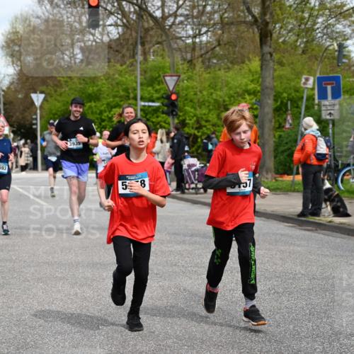 12.04.2026 - 45. Internationalen Wilhelmsburger Insellauf J. Mangold http://msf.ph/oto/9514859 12.04.2026 13:12:54 Ziel 2275, 4671, 4627, 4628, 3638, 4385, 2274, 4919, 4720, 4721, 2998, 4693, 3519, 4970, 3686, 4643, 2877, 5265, 5266, 4648, 2026, 5457, 2026, 5457, 4320, 4249, 3033, 2470, 4364, 3942, 5221, 3540, 3933, 3935, 3805, 5158, 5157, 2462, 4533, 5693, 5637, 2080, 5819, 2064, 4923, 4281, 3984 meine-sportfotos.de