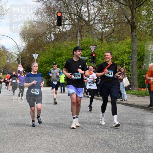12.04.2026 - 45. Internationalen Wilhelmsburger Insellauf J. Mangold http://msf.ph/oto/9514869 12.04.2026 13:12:55 Ziel 4671, 4627, 4628, 3638, 4385, 2274, 4919, 4720, 4721, 2998, 4693, 3519, 4970, 3686, 4643, 2877, 5265, 5266, 4648, 2026, 5457, 4320, 4249, 3033, 2470, 4320, 4249, 3033, 2470, 4364, 3942, 5221, 3540, 3933, 3935, 3805, 5158, 5157, 2462, 4533, 5693, 5637, 2080, 5819, 2064, 4923, 4281, 3984, 3810 meine-sportfotos.de