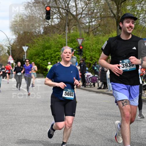 12.04.2026 - 45. Internationalen Wilhelmsburger Insellauf J. Mangold http://msf.ph/oto/9514886 12.04.2026 13:12:57 Ziel 3638, 4385, 2274, 4919, 4720, 4721, 2998, 4693, 3519, 4970, 3686, 4643, 2877, 5265, 5266, 4648, 2026, 5457, 4320, 4249, 3033, 2470, 4364, 3942, 5221, 3942, 5221, 3540, 3933, 3935, 3805, 5158, 5157, 2462, 4533, 5693, 5637, 2080, 5819, 2064, 4923, 4281, 3984, 3810 meine-sportfotos.de