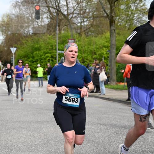 12.04.2026 - 45. Internationalen Wilhelmsburger Insellauf J. Mangold http://msf.ph/oto/9514890 12.04.2026 13:12:57 Ziel 3638, 4385, 2274, 4919, 4720, 4721, 2998, 4693, 3519, 4970, 3686, 4643, 2877, 5265, 5266, 4648, 2026, 5457, 4320, 4249, 3033, 2470, 4364, 3942, 5221, 3942, 5221, 3540, 3933, 3935, 3805, 5158, 5157, 2462, 4533, 5693, 5637, 2080, 5819, 2064, 4923, 4281, 3984, 3810 meine-sportfotos.de